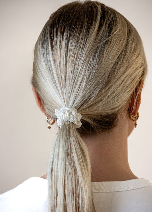 HVÍTT HÁRTEYGJUSETT