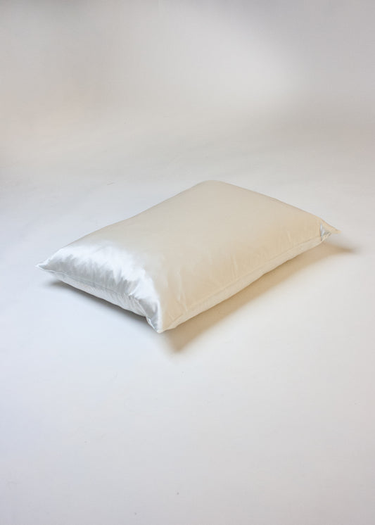 HVÍTT KODDAVER MEÐ RENNILÁS